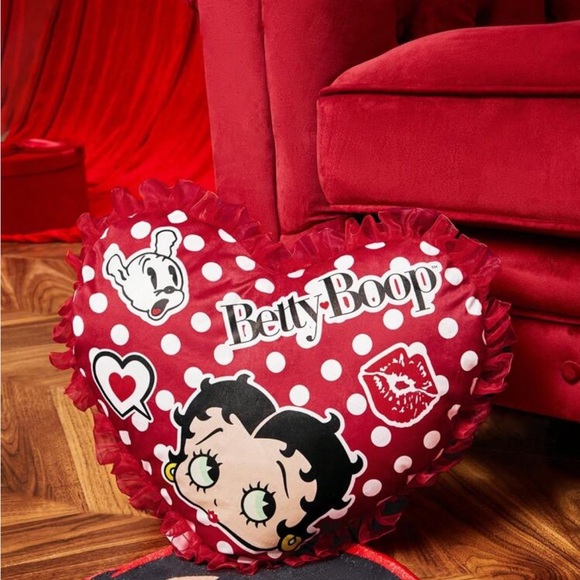 Betty Boop | Cartoon Character And Polka Dot Pattern Heart Shaped Throw Pillow - Picture 4 of 5